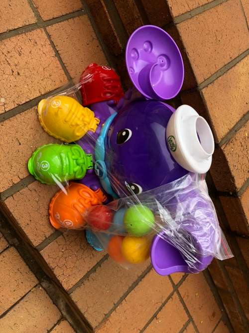 Nice Leapfrog educational childs toy with balls - interactive