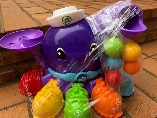 Nice Leapfrog educational childs toy with balls - interactive