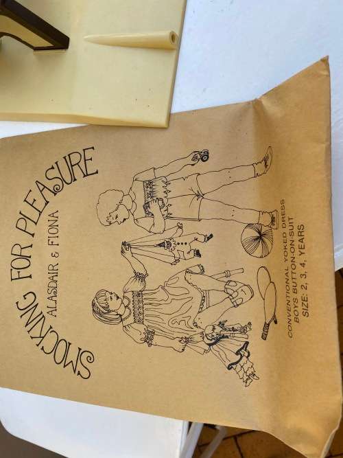 Vintage smocking machine - excellent