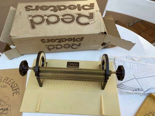 Vintage smocking machine - excellent