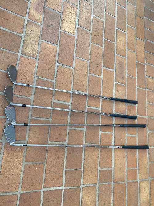 Excellent Adams Golf clubs x 4 - Tight Lies - Cheap