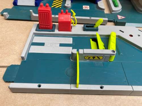 Matchbox buildings x 3 and tracks for die cast cars or pretend play 1995 - superb