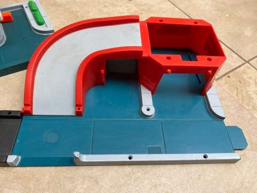 Matchbox buildings x 3 and tracks for die cast cars or pretend play 1995 - superb