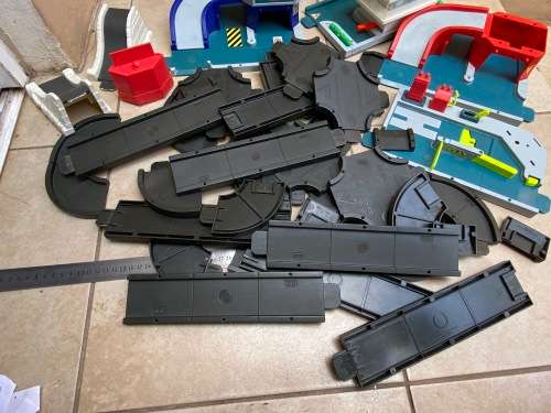 Matchbox buildings x 3 and tracks for die cast cars or pretend play 1995 - superb