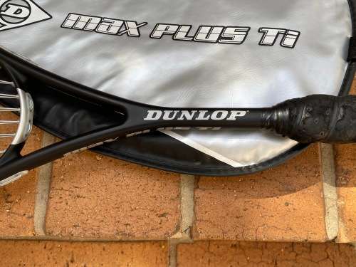 Dunlop Graphite Composite Squash Racquet - Nice