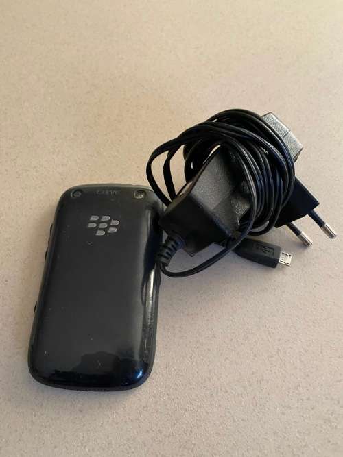 Blackberry Phone with Charger - cheap and works