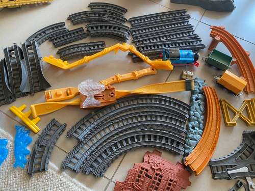 Thomas Train Set with trains, tracks and nice scenery