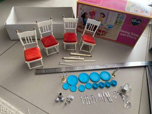 Amazing vintage Sindy boxed dining chairs and plates and cutlery etc. - box in excellent condition