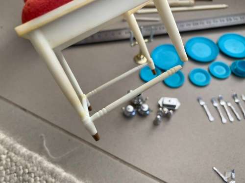 Amazing vintage Sindy boxed dining chairs and plates and cutlery etc. - box in excellent condition