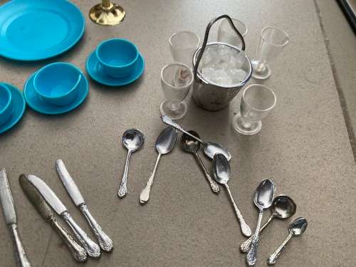 Amazing vintage Sindy boxed dining chairs and plates and cutlery etc. - box in excellent condition