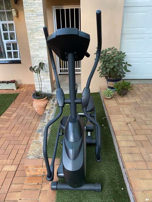 REDUCED - SALE - Spirit ET850 Elliptical Trainer - needs sensor replacement - excellent condition