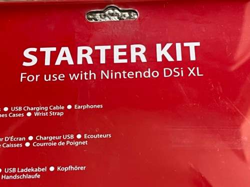Nintendo DSI Starter pack - case, ear phones, screen protectors