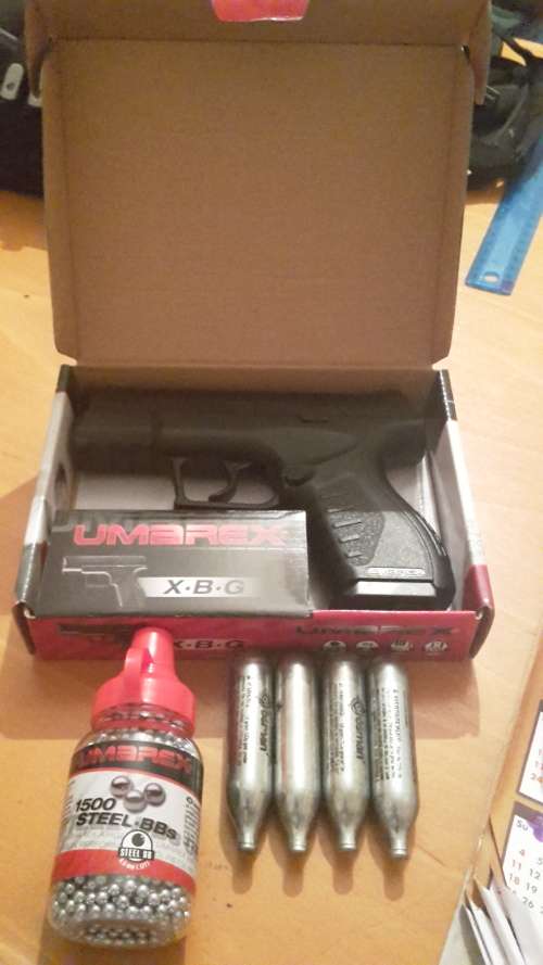 Umarex CO2 - Pistol cal 4,5 mm (.177) Steel Bb + Capsules + 1450 Steel BB