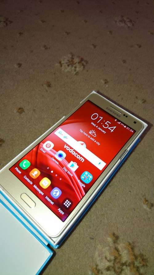 Samsung Galaxy A5 (SM-A500FU) Champagne Gold -  16gig -  2gig Ram