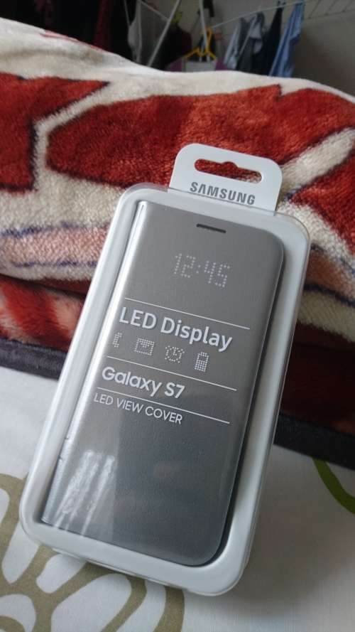 (R11000 Combo) Samsung Galaxy S7 32gb Gold +Samsung Gear VR Headset +Original LED View Flip pouch