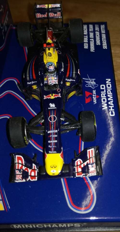 F1 Formula1 Red Bull Racing Sebastian Vettel 2011 World Champion Nuderburgring Special 128 of 2011 m
