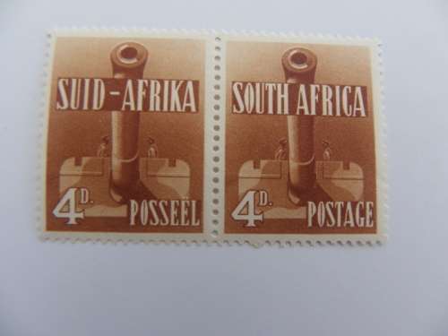 Union (1941) - Large Wars 4d Mint Pair