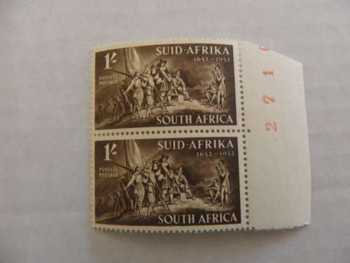 Union (1952) -  Landing of Jan van Riebeeck 1/-  Mint Marginal Pair