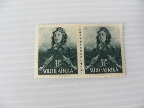 Union (1941) - Large Wars 1 /2 d Mint Pair