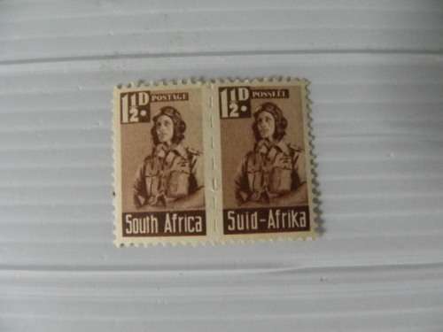 Union (1942) - Small Wars 1 1/2 d Mint Pair