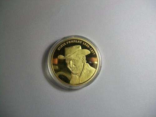 ELVIS PRESLEY THE KING COMMEMORATIVE COIN