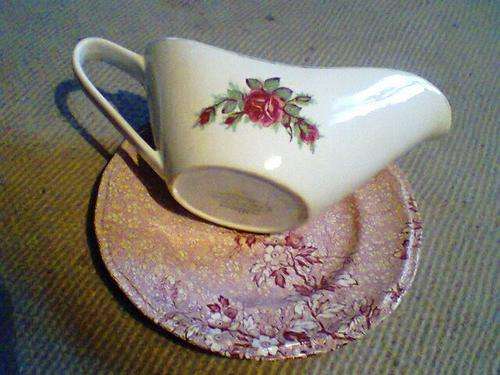 a H. AYNSLEY & co LTD GRAVY BOAT . Plus a ENOCH WEDGEWOOD [TUNSTALL] Plate