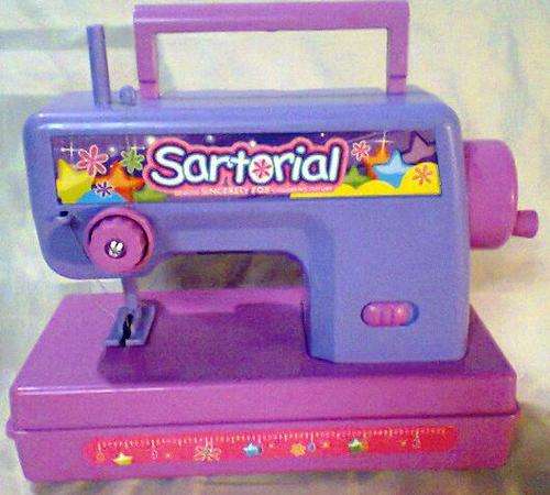 Just Look A Unusual Clean Kiddies Sowing Machine in Excelent working condition