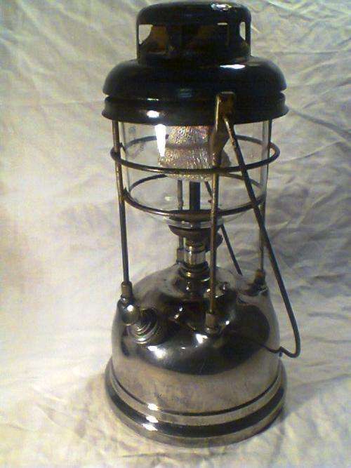 A Old Vintage Antique " TILLEY " of England Kerosene Pressure Lantern Lamp in Excellent Condition