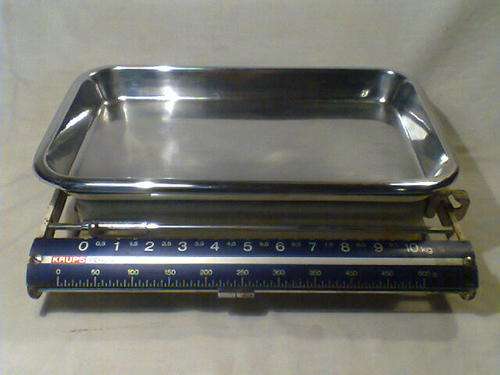 A Beautiful Old Kitchen "KURPS Perla" 10 Kg Scale.Ideal for Display. In Excellent Working Condition.
