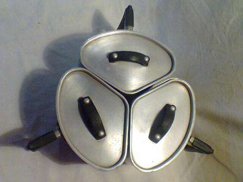 3 Very Old hard to Find 1949's "HART" 1/3 Aluminum Pots with Lids All in good second hand condition.