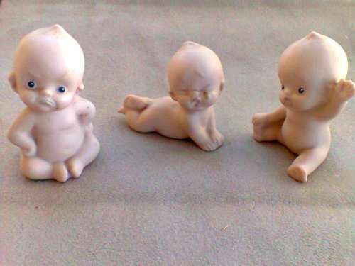 For the Collector tiny Doll's, 3 Kewpie Doll's the smallest we've seen.In good second hand condition