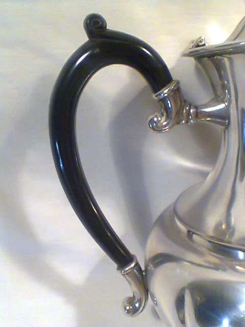 A Old Vintage EM-ESS Viking Plate 8 Cup Kettle with Bakelite Handle. Made in Canada, Lead Mounts.