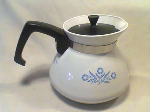 Awesome for your collection a never been used "Corning Ware" Kettle with Lid. In Excellent Condition