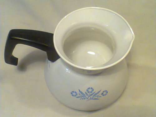 Awesome for your collection a never been used "Corning Ware" Kettle with Lid. In Excellent Condition