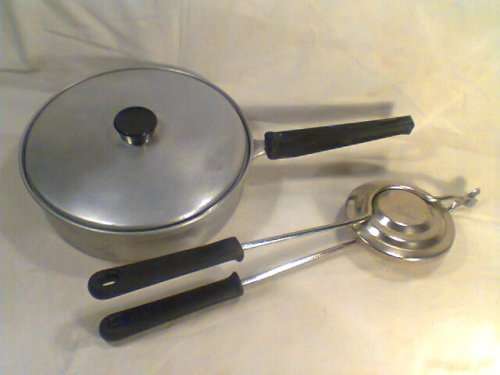 Old Vintage Retro out of Grannies Kitchen 4 Egg Boiler & a Jaffel Iron,Good second hand condition.