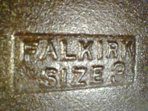 Original Falkirk No3 flat Potjie with lid & hanging handle. Ideal for camping,in good used condition