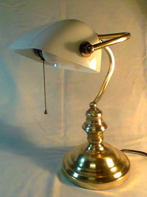 A Awesome Vintage Bankers desk top Lamp with a white shade in excellent second hand used condition.