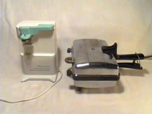 A old Vintage Pineware Can/Knife opener + Berville snackwich toaster.In good s/hand working order