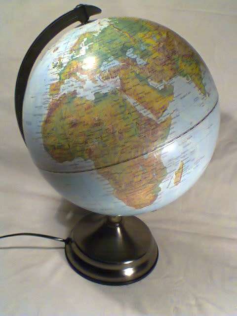 In good s/hand condition. Large Vintage working 3 stages on Touch Light-up World Globe.No scratches.