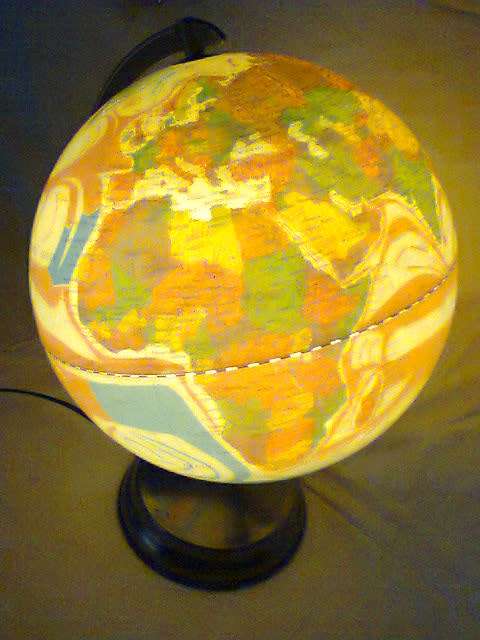 In good s/hand condition. Large Vintage working 3 stages on Touch Light-up World Globe.No scratches.