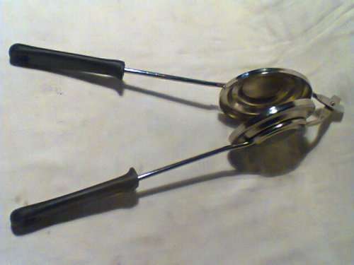 For the Collector.A Black grip Jaffle sandwich Toaster,Patent was applied for in used S/Hand Order.