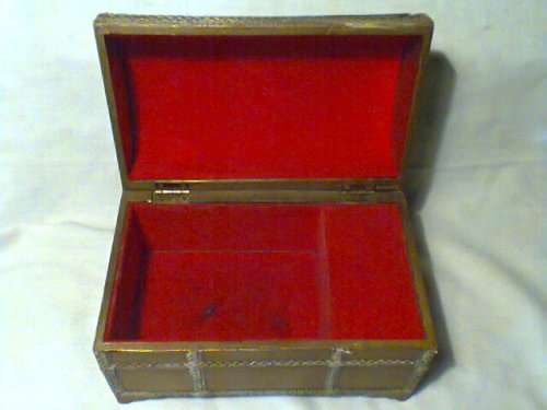 A Vintage Musical Jewellery Box with a Victorian seanary motif on the lid . Good s/hand condition