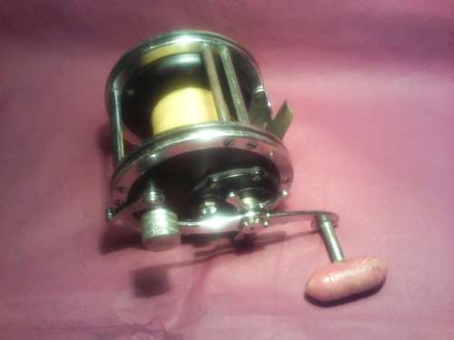 A vintage Penn No49 Deep sea right hand crank fishing reel. Ideal for Salt water.Sold as used