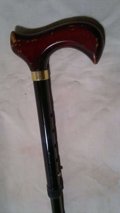 Wow a Steel folding walking, ideal to store in the pocket. Size: 300mm when folded-up & 910mm Total