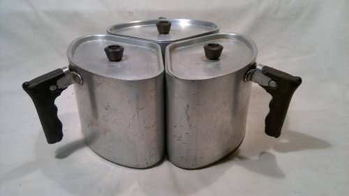 Vintage 3 Hart 1/3 Aluminum Lidded Pots from a Old Swartberg Farm House.All in good used condition.