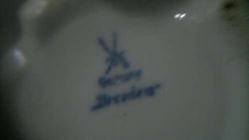 ` DRESDEN ` doll.All For the collector 6 items, Shoe, Doll, Trinket Casket, Fue Dog and 2 Soldiers.