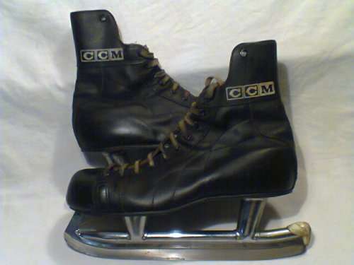 Man cave Sport memorabilia , Old senior Ice Hockey Skating Boots . (CCM 102/3" ) made in Canada