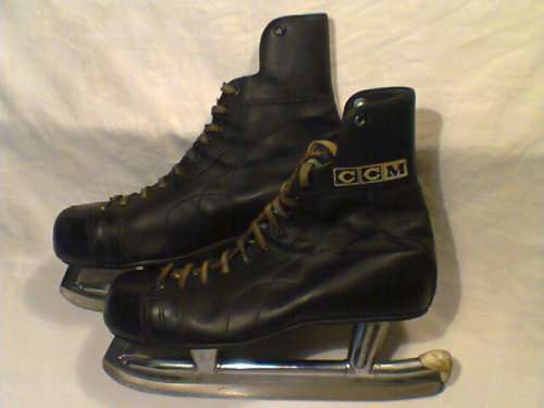 Man cave Sport memorabilia , Old senior Ice Hockey Skating Boots . (CCM 102/3" ) made in Canada
