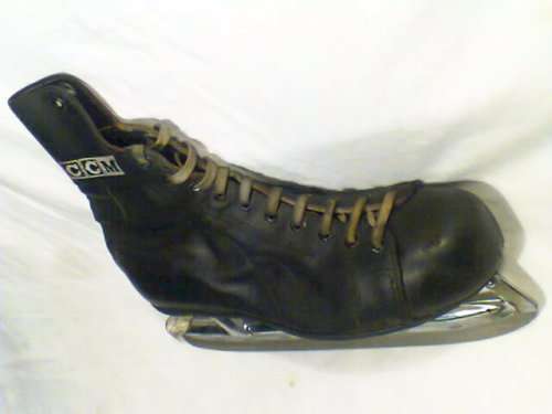 Man cave Sport memorabilia , Old senior Ice Hockey Skating Boots . (CCM 102/3" ) made in Canada