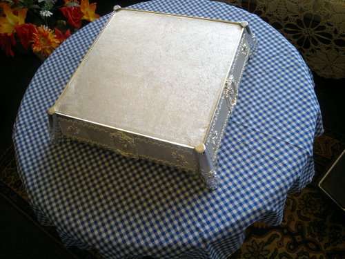 A WoW Cake Stand to display that impressive Wedding Classic Cake. Size: 435mm Sq x 100mm high.